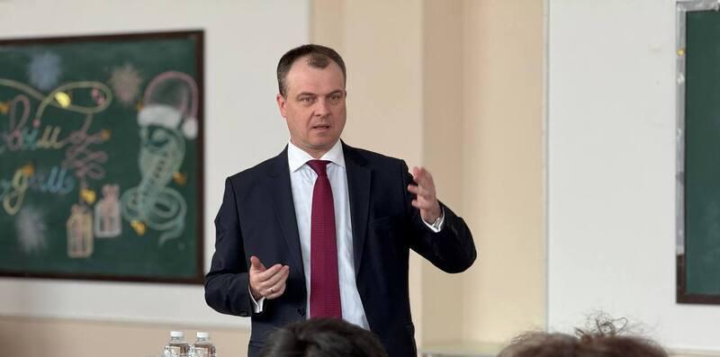Руководитель Росстандарта провел открытую лекцию для студентов Восточно-Сибирского государственного университета технологий и управления
