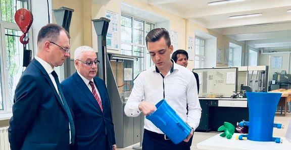 Глава Росстандарта посетил московский энергетический институт
