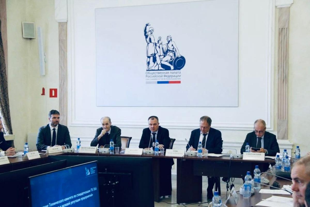 Стандарты помогают формировать открытую и конкурентскую деловую среду Стандарты помогают формировать открытую и конкурентскую деловую среду
