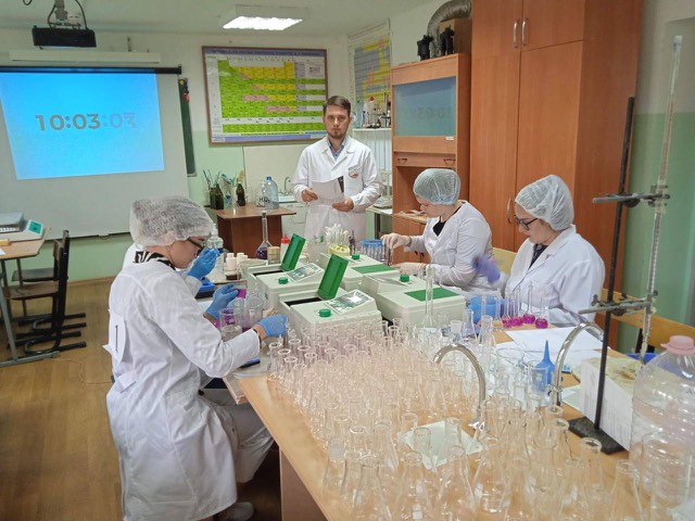 Специалисты Оренбургского ЦСМ выступили экспертами на демонстрационном экзамене на соответствие стандартам Worldskills          C 21 по 23 июня трое специалистов ЦСМ Росстандарта по Оренбургской области выступили экспертами на демонстрационном экзамене, п